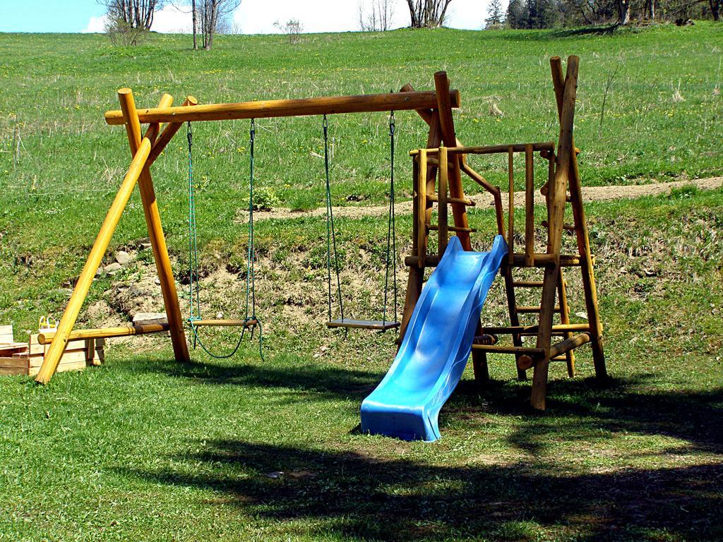 Dom Goscinny Na Skolach Gliczarów Buitenkant foto